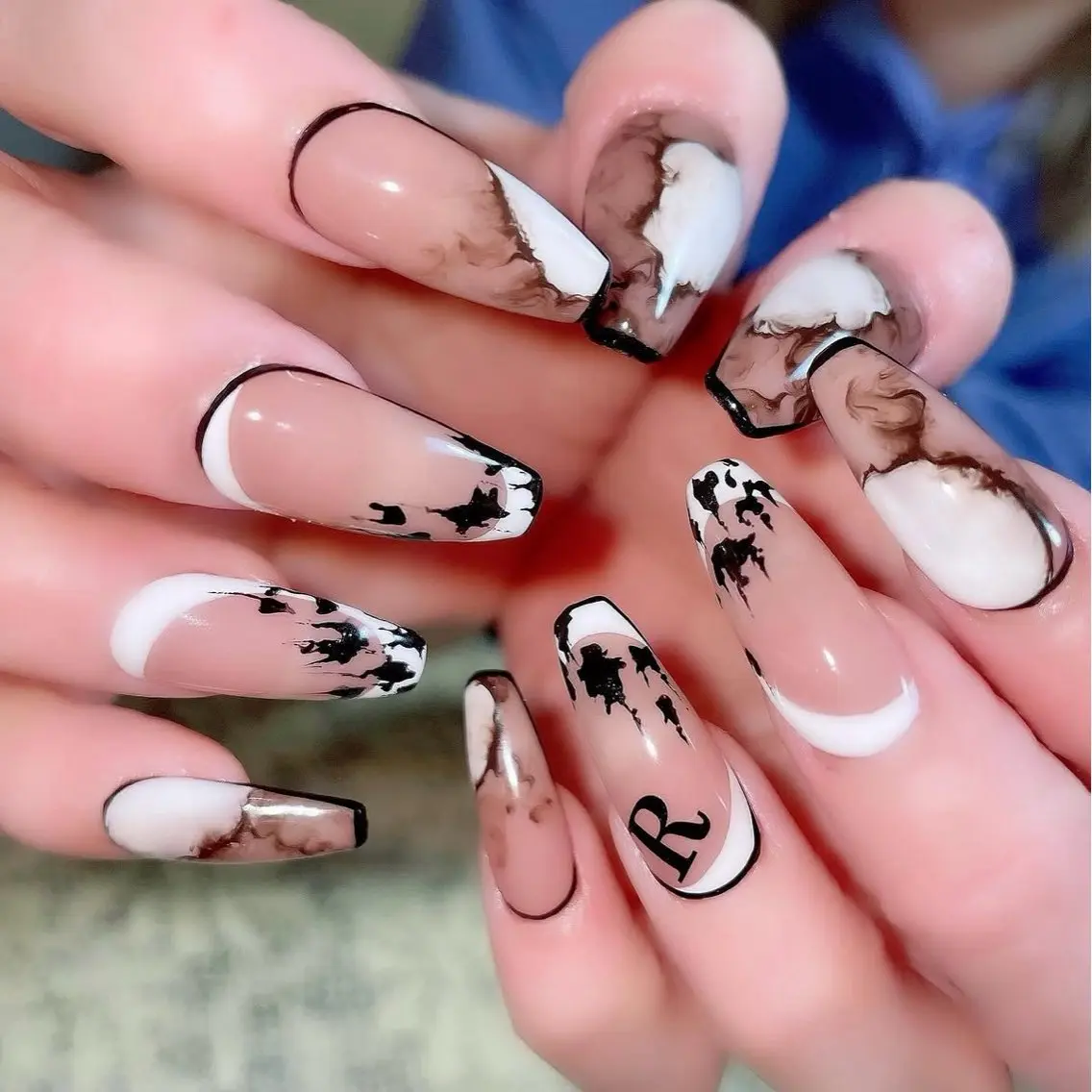 ネイル ハンドネイル UnFLAIR 🐱WAKANAのネイルデザイン