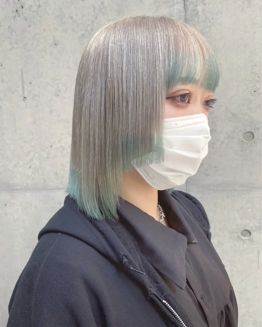 セミロング カラー 🌞透明感ブリーチ ×レイヤー🌴リオのヘアスタイル