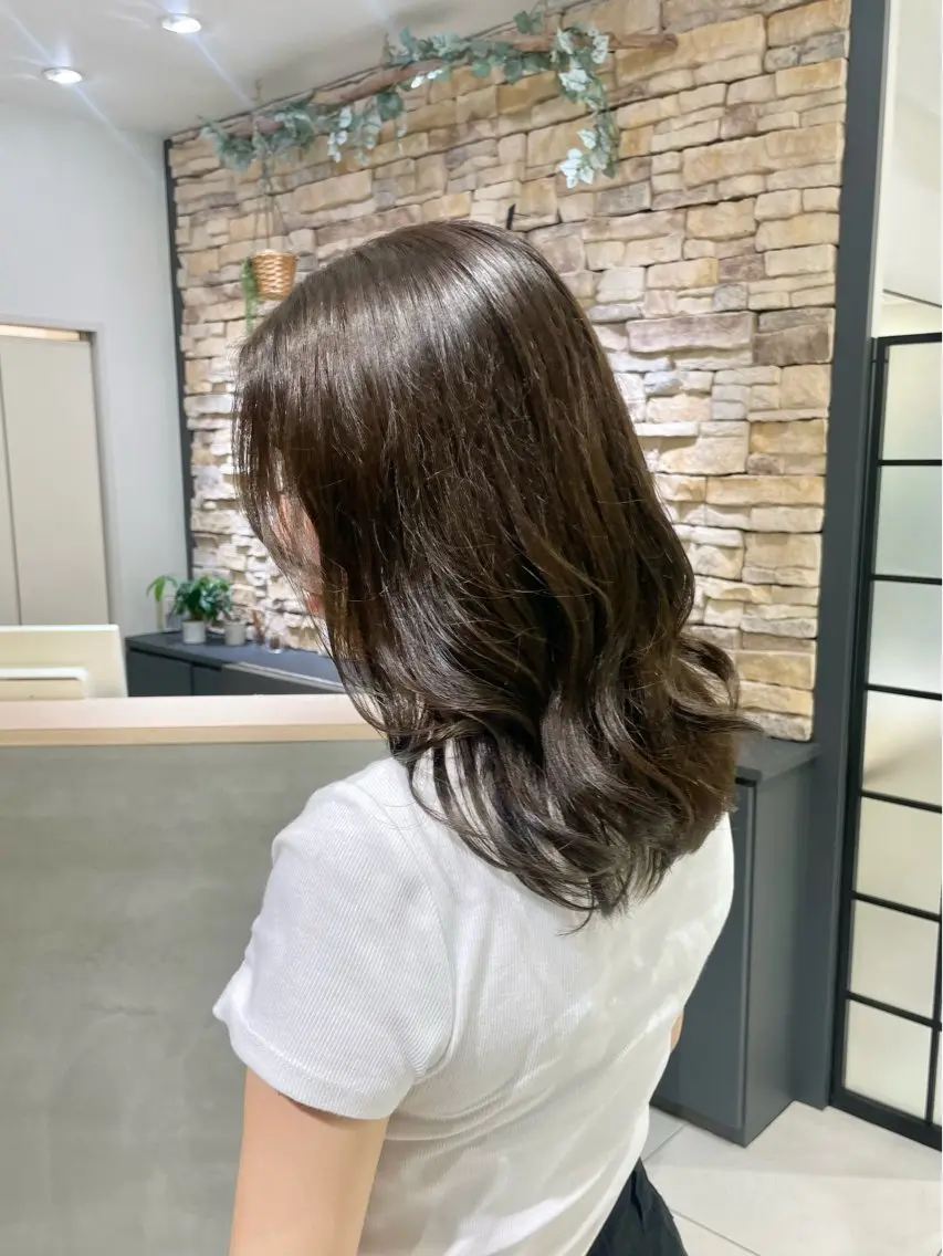 セミロング ヘアカラー 秋山 智香のヘアスタイル