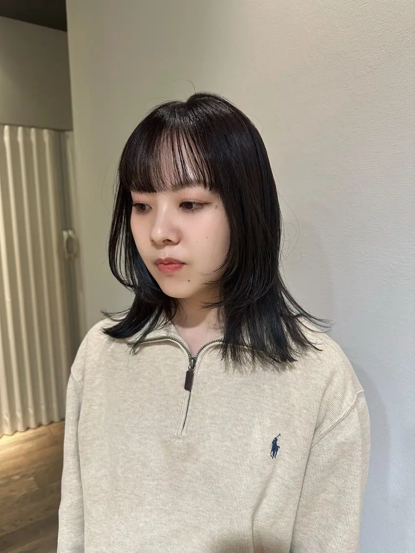 ミディアム カラー カット 塩澤 榛奈のヘアスタイル
