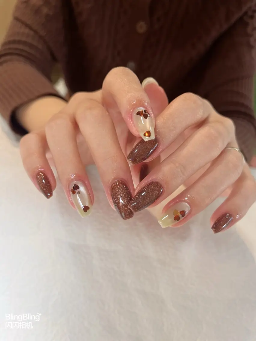 ネイル ボルドー フレンチネイル 韓国ネイル マグネットネイル マグネットフレンチ ハンドネイル Floria nail salonのネイルデザイン