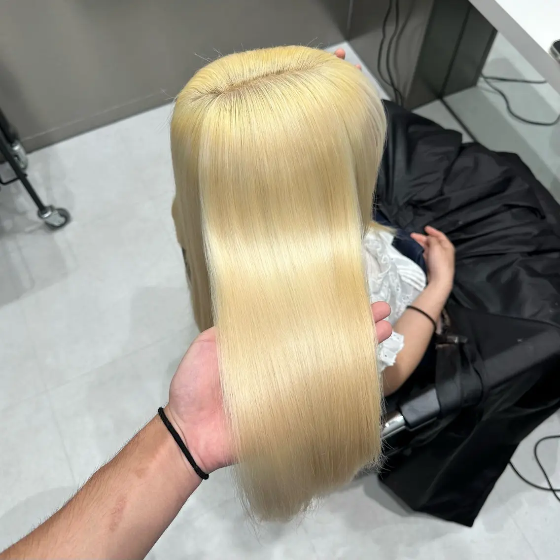 セミロング カラー ヘアカラー トリートメント 💫艶ハイトーン×髪 質改善💫リュウトのヘアスタイル