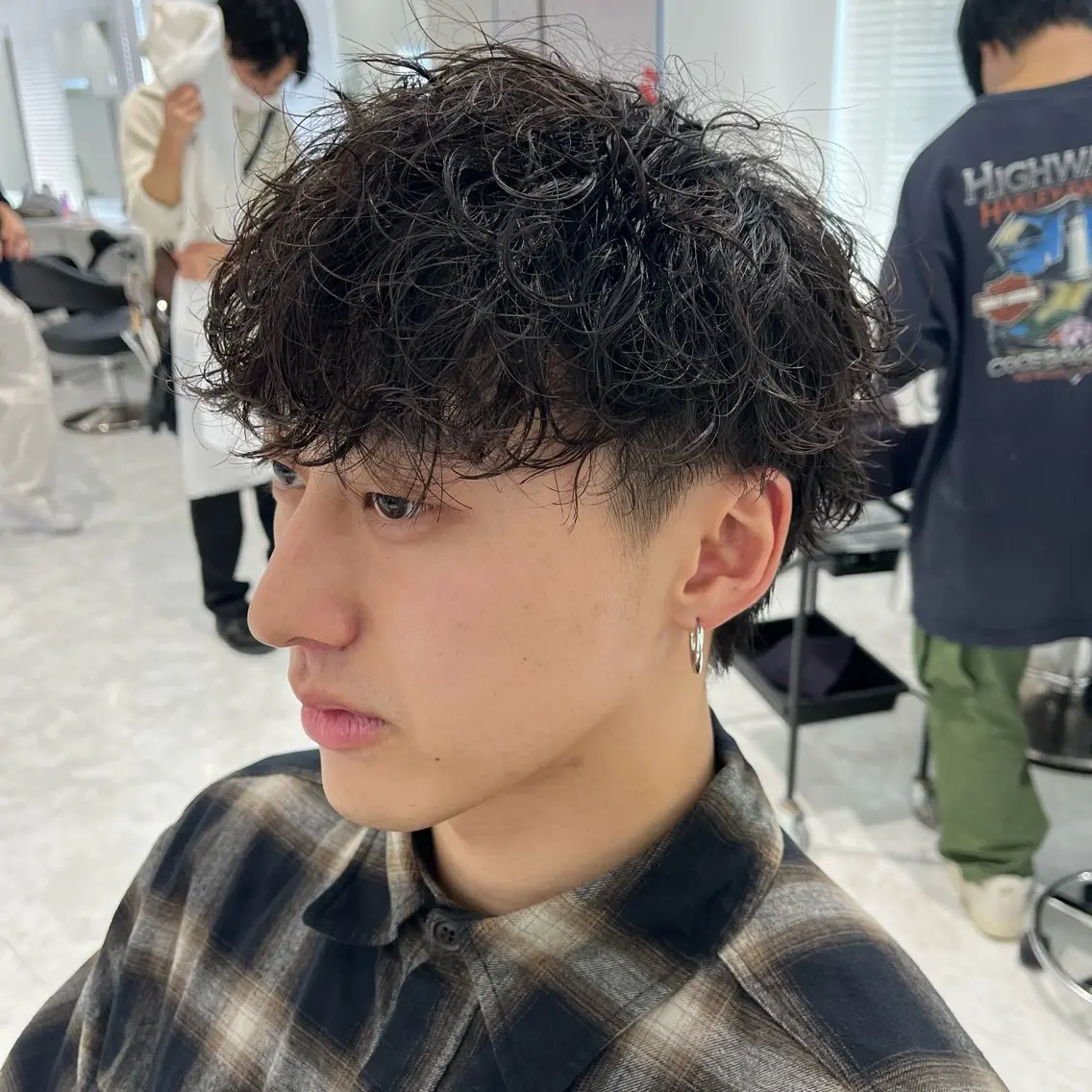 ショート パーマ メンズ カット パーマ トリートメント ヘッドスパ ヘアセット フェザー/シャドウ パーマ特化のヘアスタイル