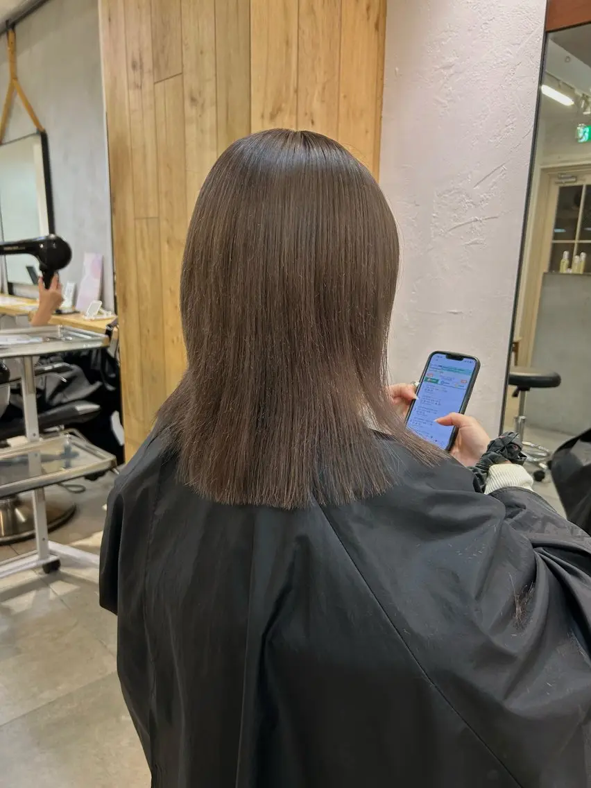 カラー ヘアカラー トリートメント lomalia moekaのヘアスタイル