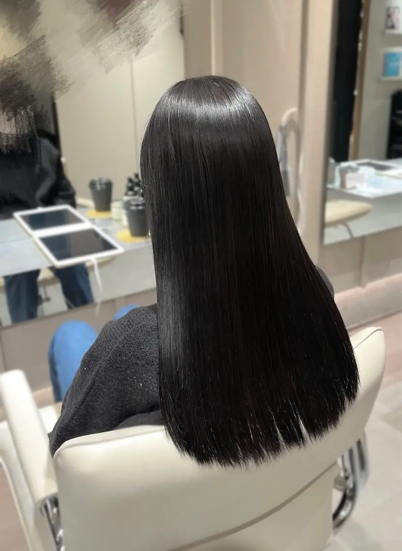 【ツヤサラ髪に✨️】カット➕艶カラー➕縮毛矯正➕シャンプー➕トリートメントの写真