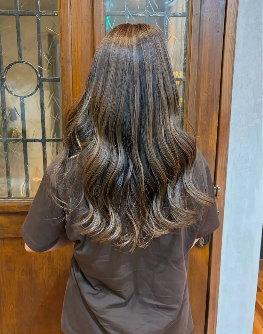 ロング カラー ヘアアレンジ ハイライトカラー ハイライト 烏山 達也のヘアスタイル