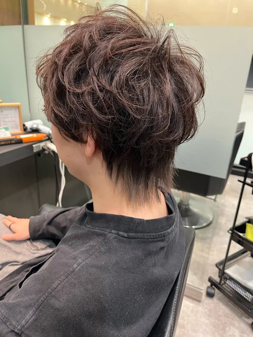 ショート カラー 玉城 和磨のヘアスタイル