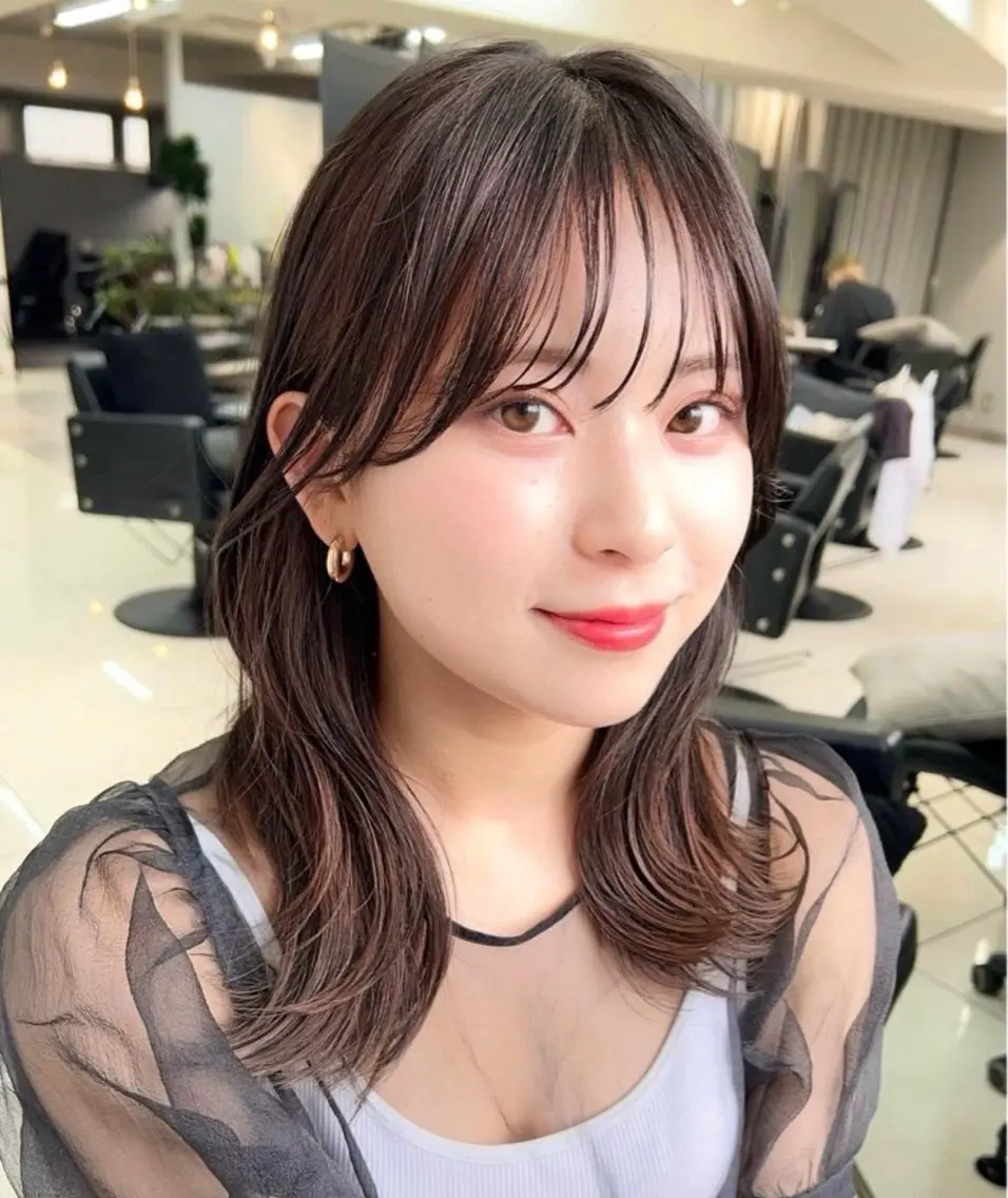 ミディアム カラー 艶カラー🐳🫧 サヤカ 🐳のヘアスタイル