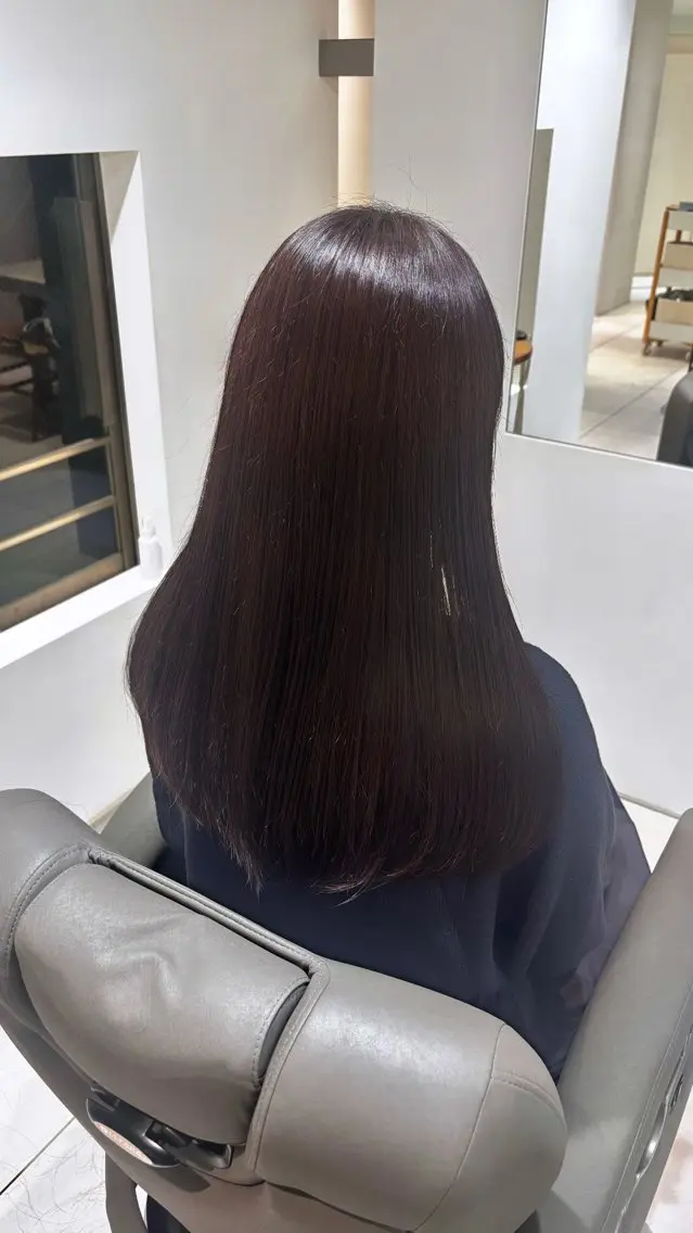 ロング カット ヘアカラー トリートメント 白土 さくらのヘアスタイル
