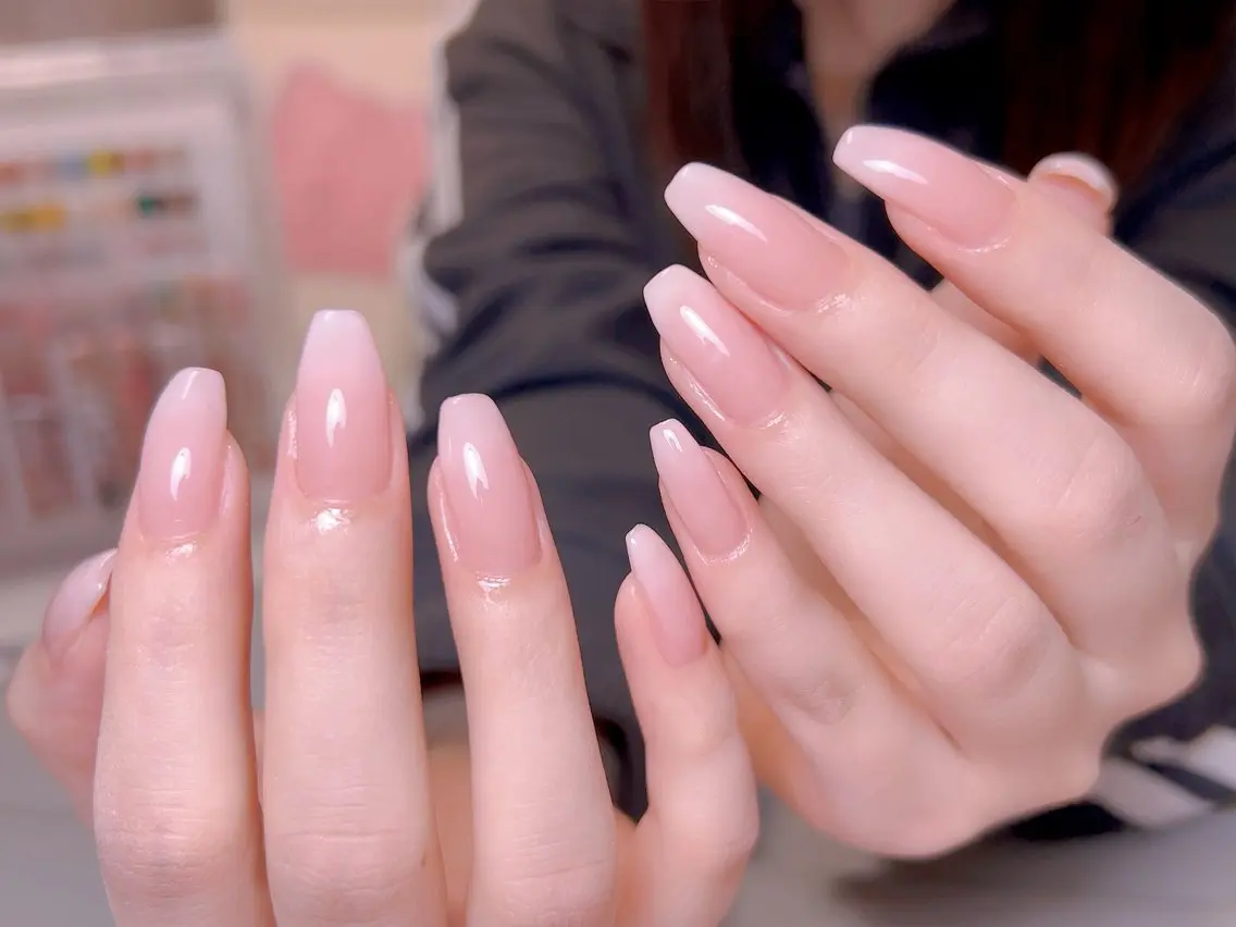 ネイル フレンチネイル ジェルネイル グラデーション 韓国ネイル マグネットネイル ハンドネイル 【長さ出し】 IRIS NAILのネイルデザイン