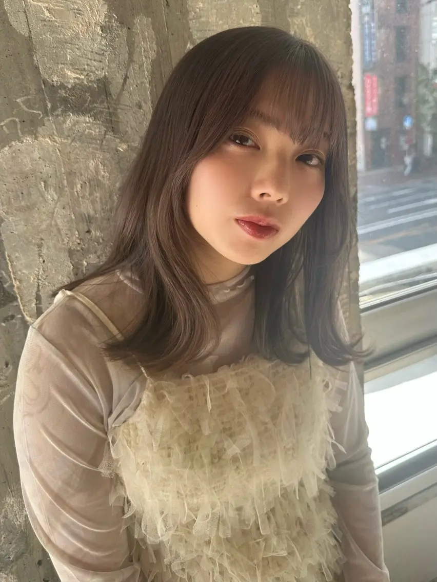 ミディアム カラー 透明感カラー カット ヘアカラー トリートメント 間水 和樹のヘアスタイル