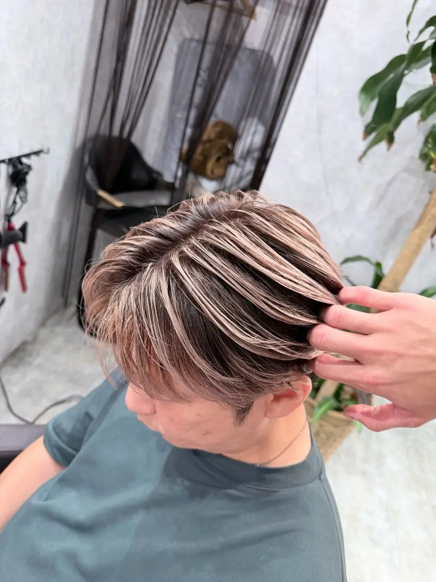 ショート カラー メンズ メンズバレイヤージュ バレイヤージュ レイヤーカット ヘアカラー C'LD Hair トモヤのヘアスタイル