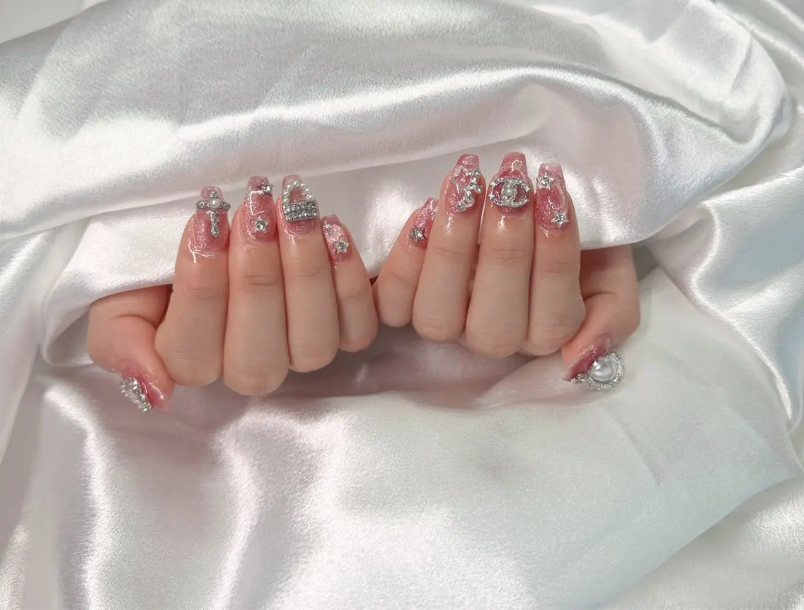ネイル オーロラネイル チークネイル フットネイル フレンチネイル ジェルネイル ハンドネイル Havi Nailsのネイルデザイン