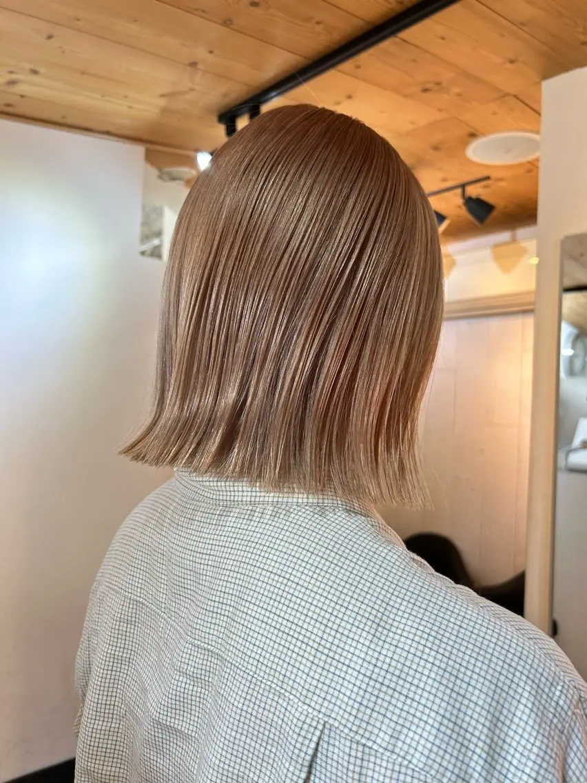 ミディアム カラー メンズ ベージュカラー ホワイトベージュ カット ヘアカラー 🧸艶々韓国ヘア 🧁mizunaのヘアスタイル