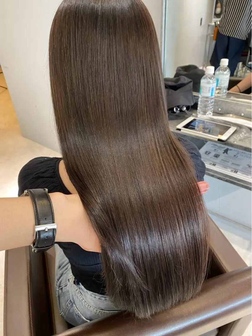 セミロング カット 縮毛矯正 佐藤 菜穂のヘアスタイル