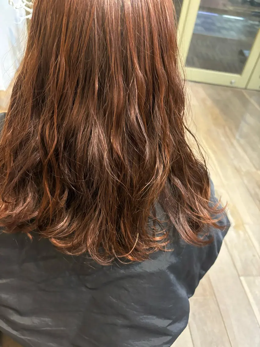 セミロング パーマ 戸丸 絵夢のヘアスタイル