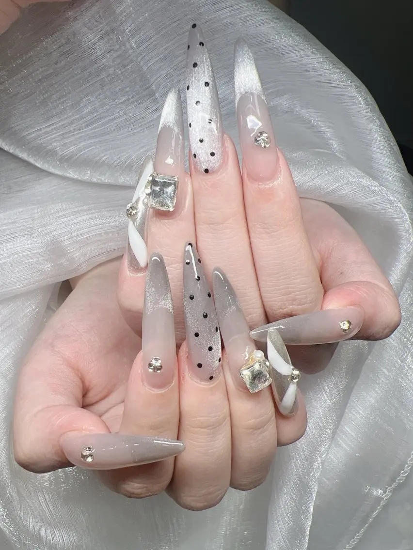 ネイル 長さ出し グラデーション キラキラネイル マグネットネイル ニュアンスネイル Lee Nails チップ長さだし専門店のネイルデザイン