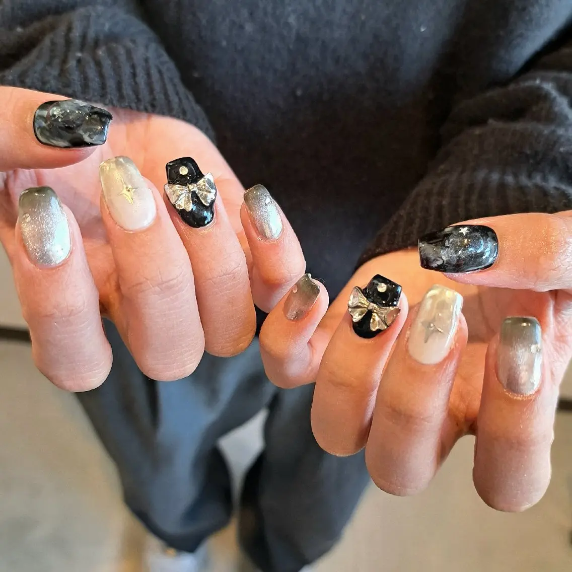 ネイル アートネイル 韓国ネイル マグネットネイル ミラーネイル 持ち込み ハンドネイル Nail mood デザイン持ち込みokのネイルデザイン