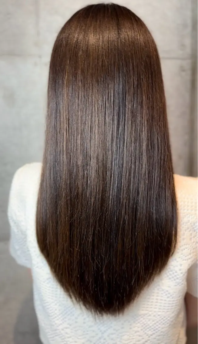 セミロング カラー 髪質改善 篤 侑弘のヘアスタイル