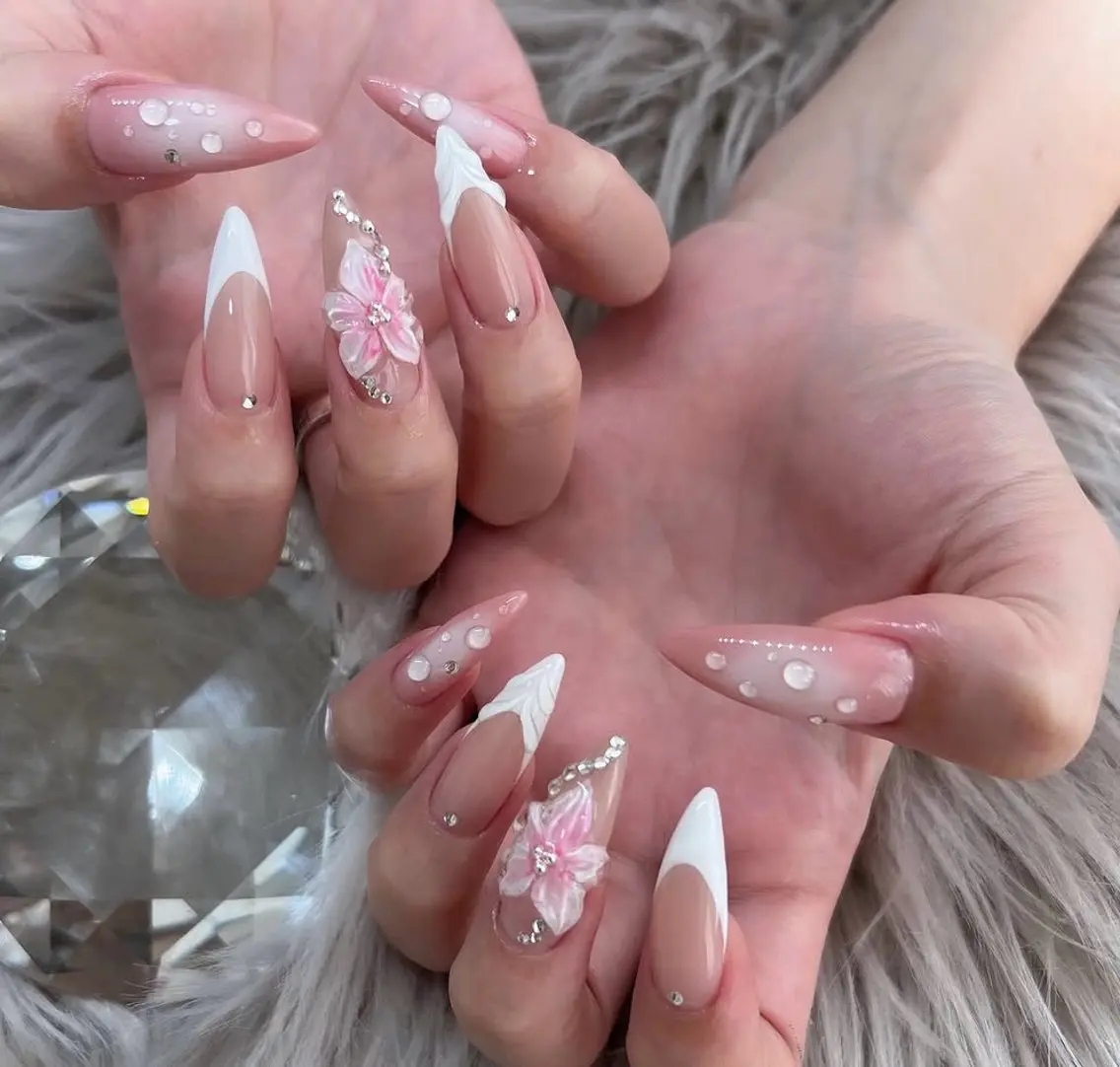 ネイル チークネイル 長さ出し フラッシュネイル フレンチネイル グラデーション ハンドネイル Lenie Nail Salonのネイルデザイン