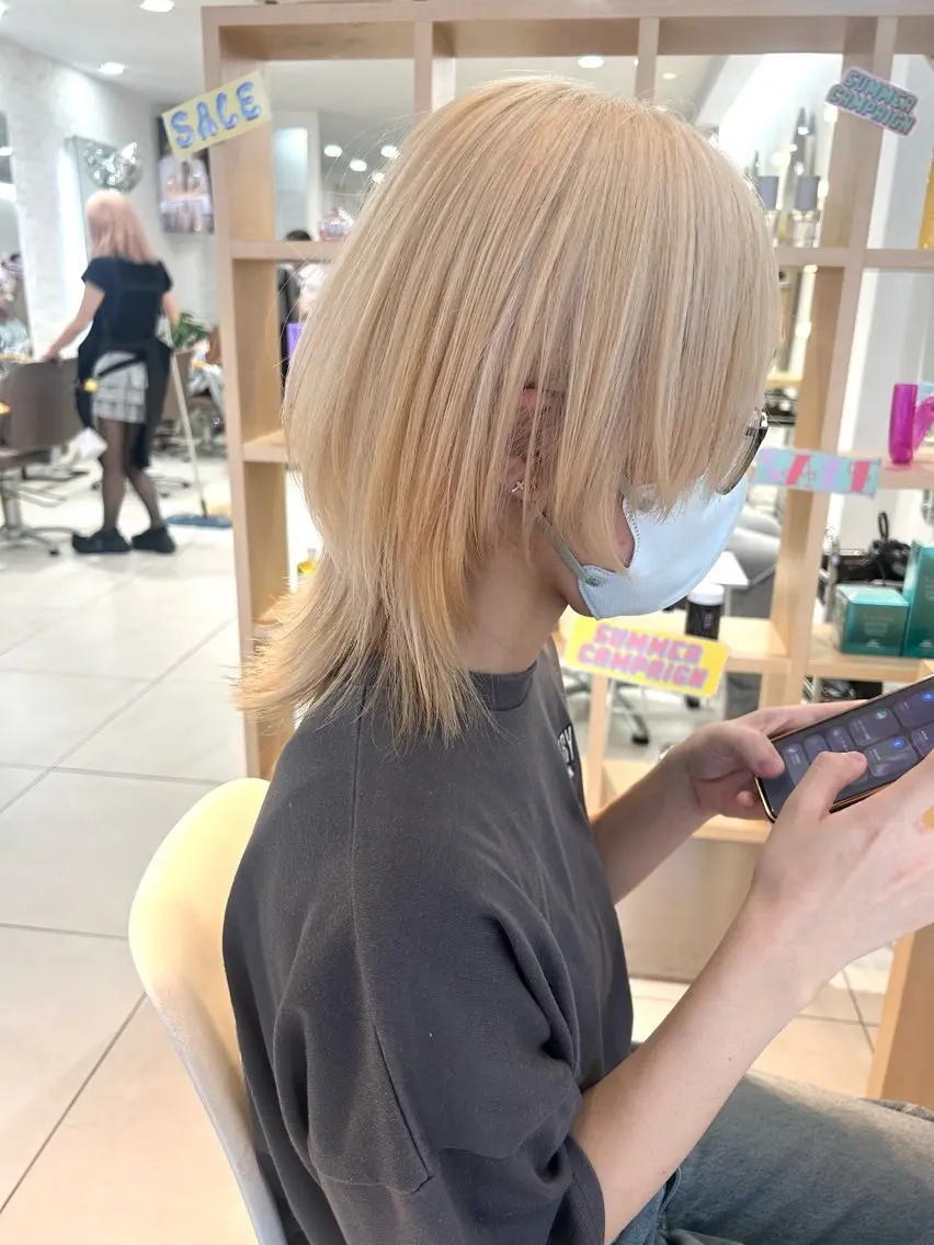 ミディアム カラー 抜きっぱなしブロンド ブロンド ウルフカット ヘアカラー ハイトーン/メンズ 水野翔太のヘアスタイル
