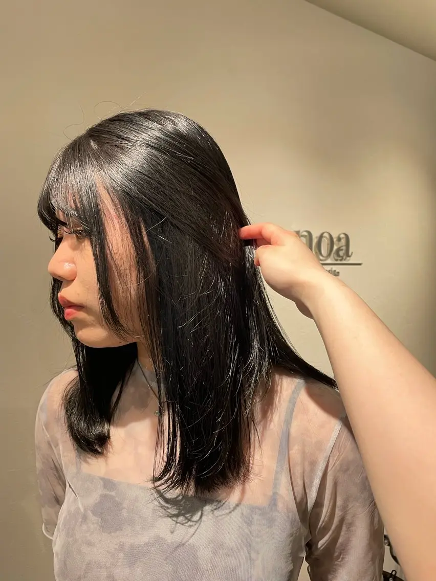 セミロング カラー 透明感カラー ヘアカラー tiel 小山莉々のヘアスタイル