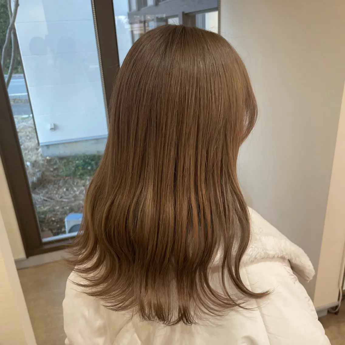 カラー ベージュカラー ブリーチ ミルクティーベージュ ヘアカラー 金森 実海のヘアスタイル