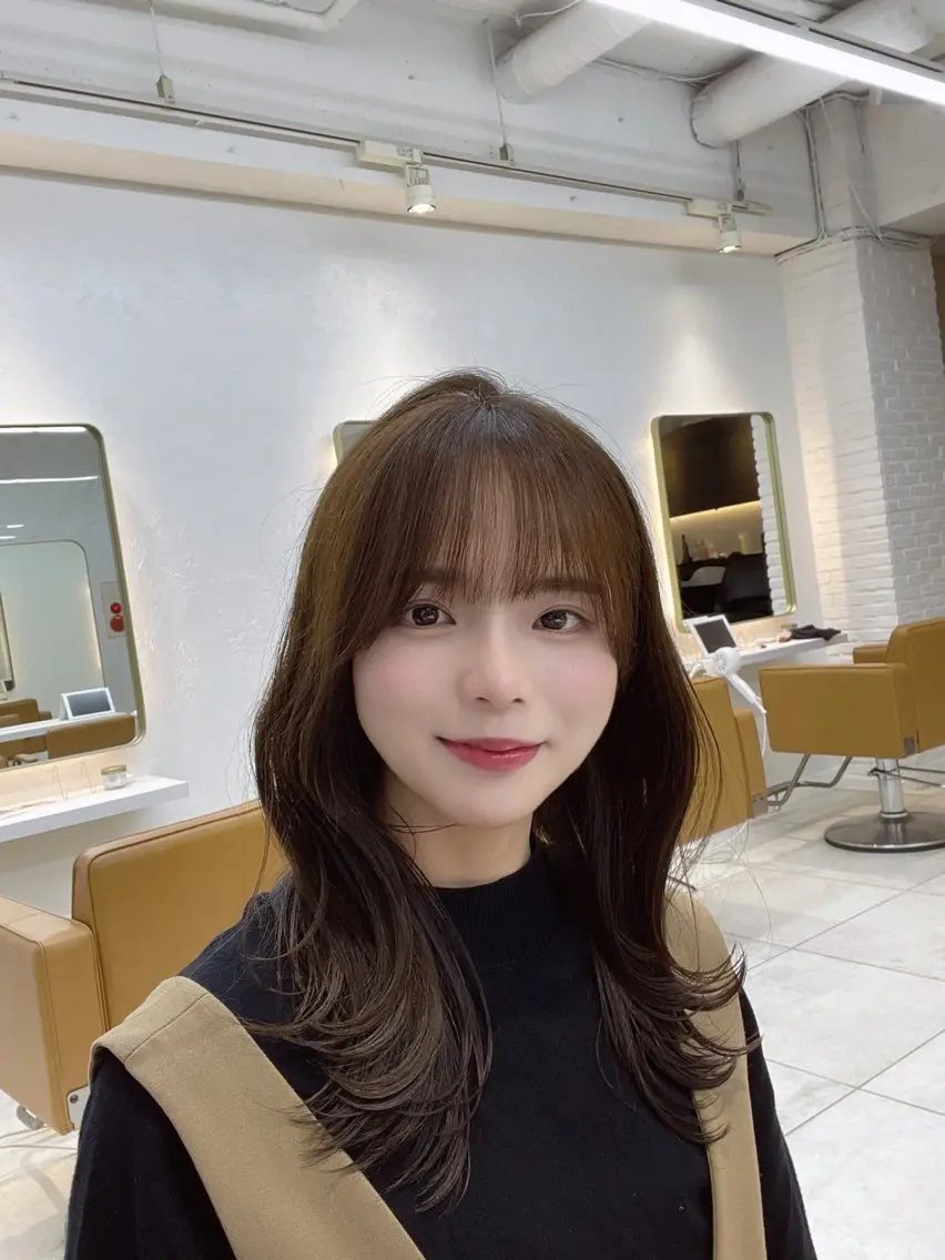 セミロング 中顔面短縮 顔まわり新田大翔のヘアスタイル