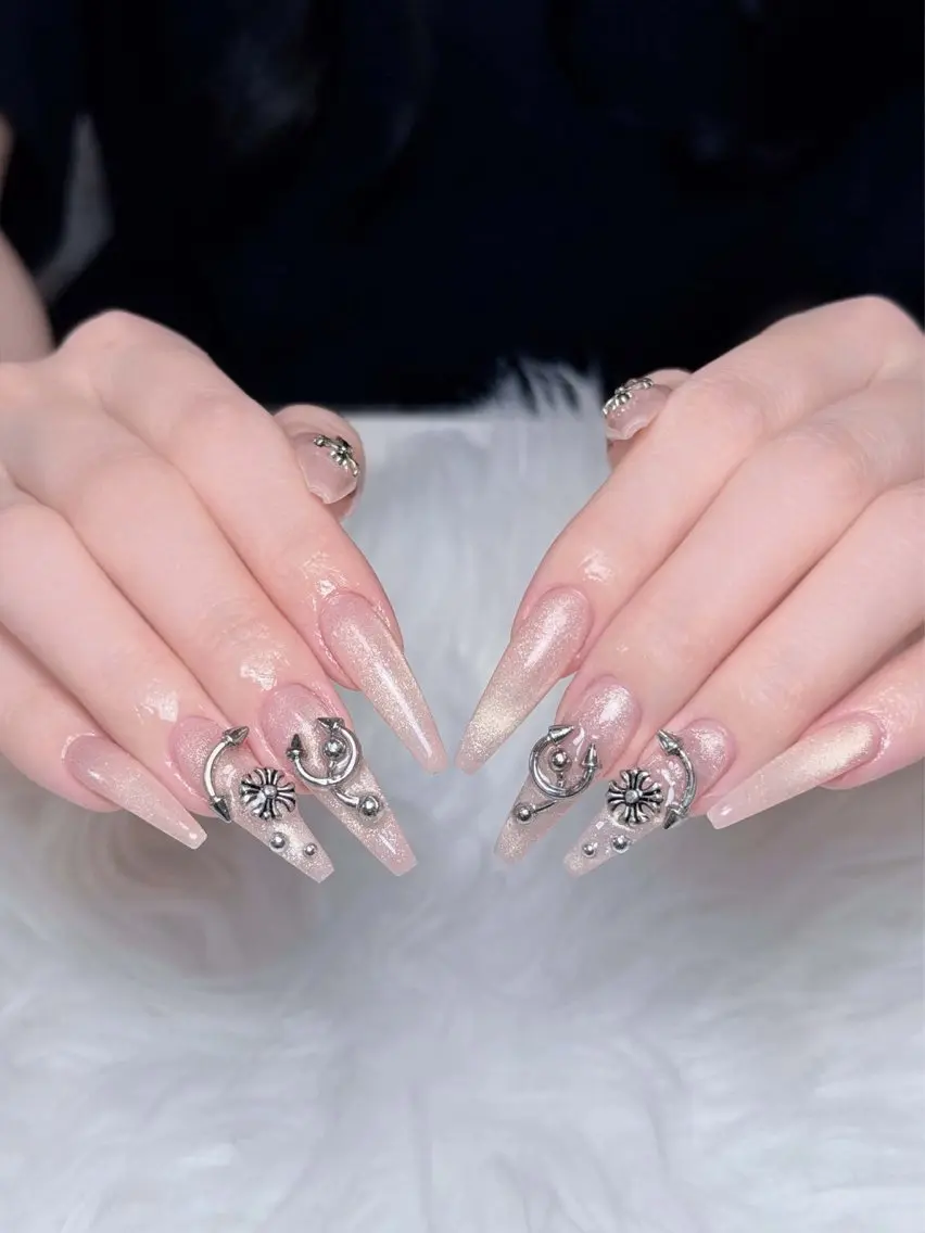 ネイル チークネイル ドット フレンチネイル グラデーション ハート ハンドネイル ハンドケア Eli Muse 新宿ネイルのネイルデザイン