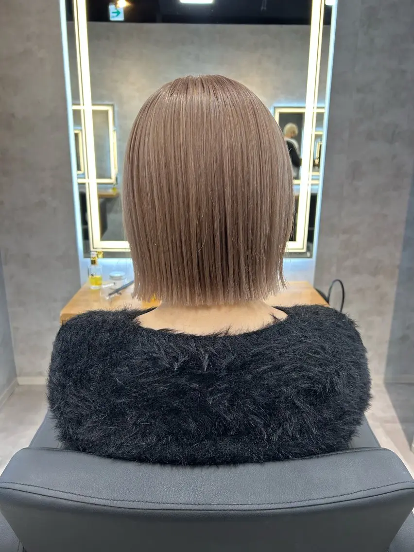 ミディアム カラー パーマ ヘアアレンジ 透明感ブリーチカラー 🌈TOMOHIROのヘアスタイル