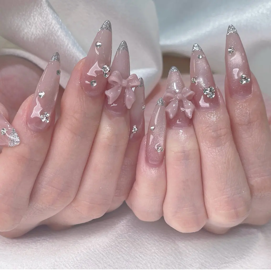 ネイル オーロラネイル ブルー チークネイル フットネイル フレンチネイル ハンドネイル GIN NAILのネイルデザイン