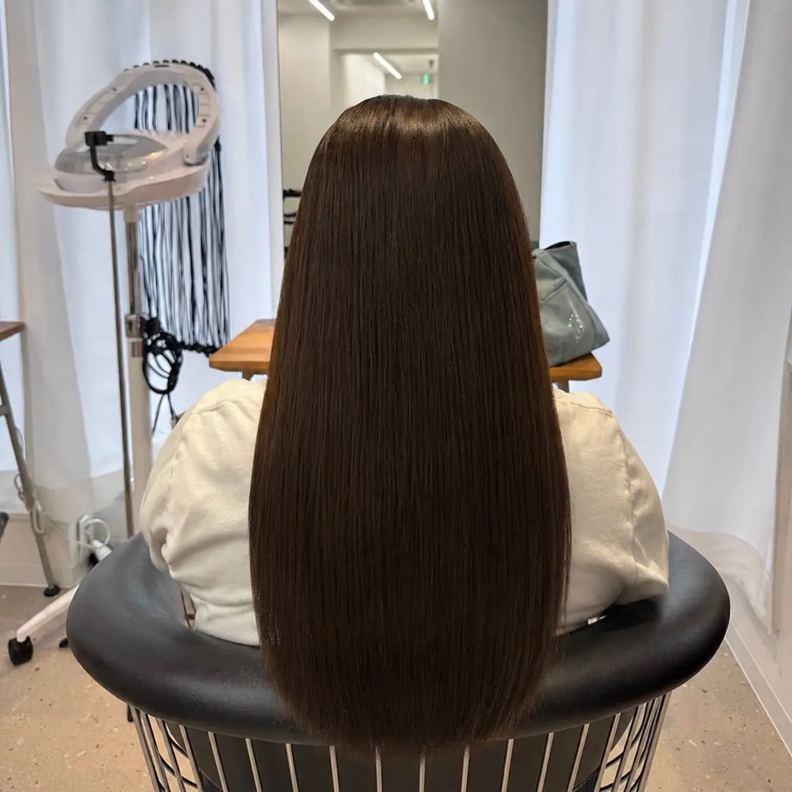 ロング カラー グレージュ オリーブグレージュ オリーブグレー ヘアカラー トリートメント 内田 愛莉のヘアスタイル