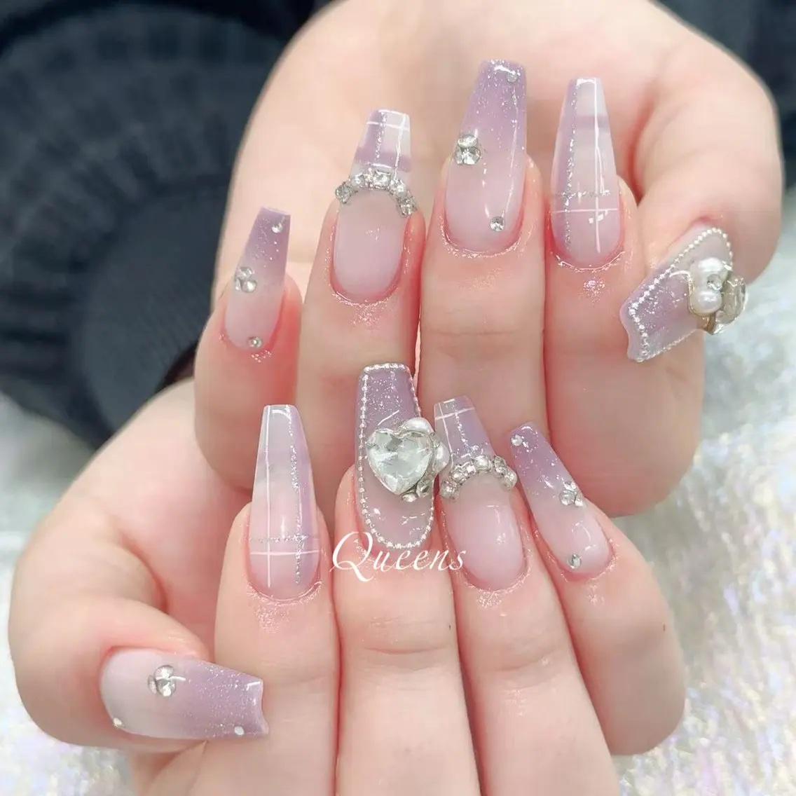 ネイル ハンドネイル Queens ひなのネイルデザイン