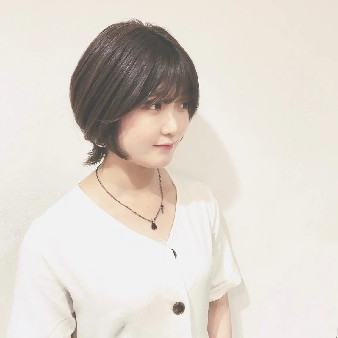 ショート アッシュ ボブ 髪質改善 レイヤーカット ショートヘア カット ヘアカラー ショート〜ミディアム 喜多司のヘアスタイル