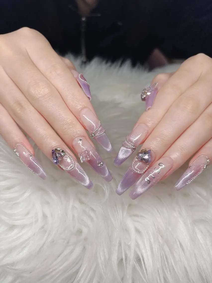 ネイル 長さ出し グラデーション 卒業式 キラキラネイル マグネットネイル Lee Nailsのネイルデザイン