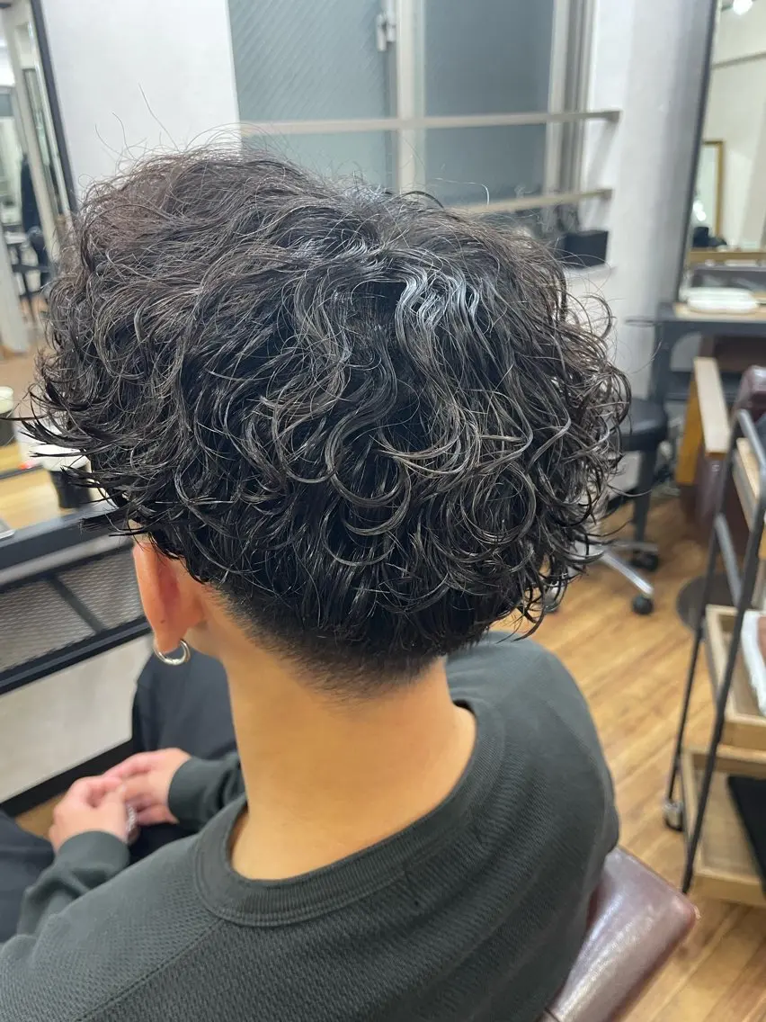 パーマ メンズ メンズパーマ 波巻きパーマ スパイラルパーマ RITSUKI横浜 メンズ特化😎のヘアスタイル