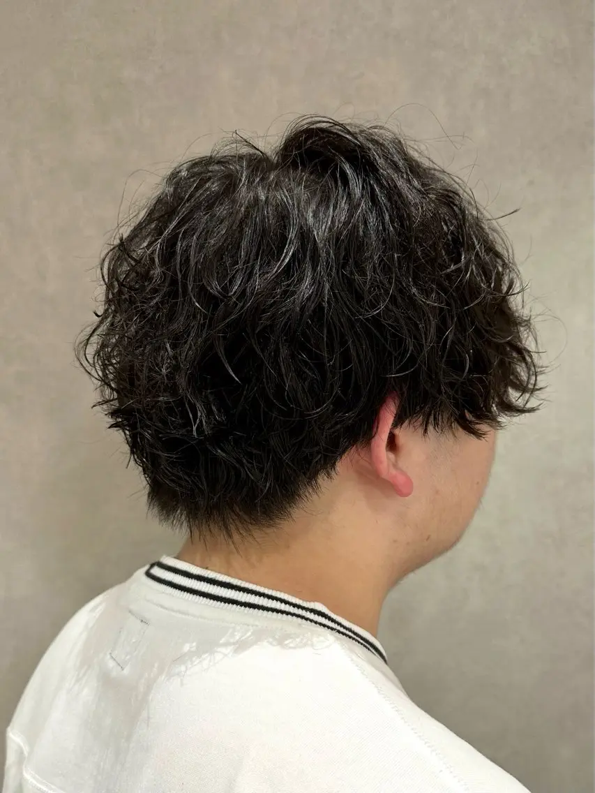 ショート カット パーマ ✂️秋葉原 🤍YURI🤍のヘアスタイル