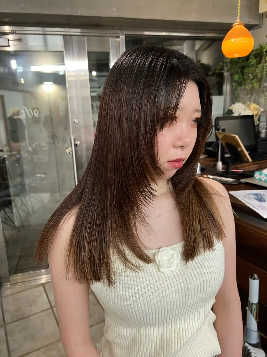ロング レイヤーカット 土田かほ/本日🈳 透明感カラー🍃のヘアスタイル