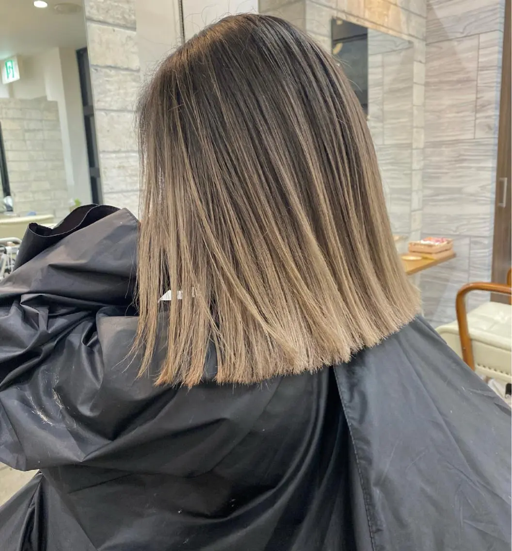 ミディアム カラー パーマ ヘアアレンジ メンズ キッズ ネイル マツエク・マツパ カット ヘアカラー ハイライト、レイヤー カット/西梅田/中西のヘアスタイル