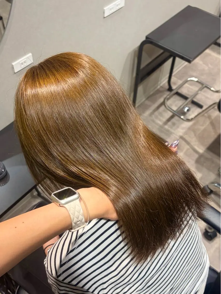 ミディアム カラー ブリーチ ダブルカラー ブリーチなしカラー みのり ワンホンヘア🕊️のヘアスタイル