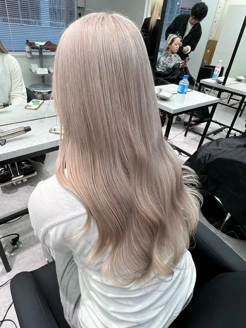 ロング カラー アッシュ ベージュカラー ブリーチ ブロンド ブロンドベージュ 💍モテる艶髪 透明感カラー💖のヘアスタイル