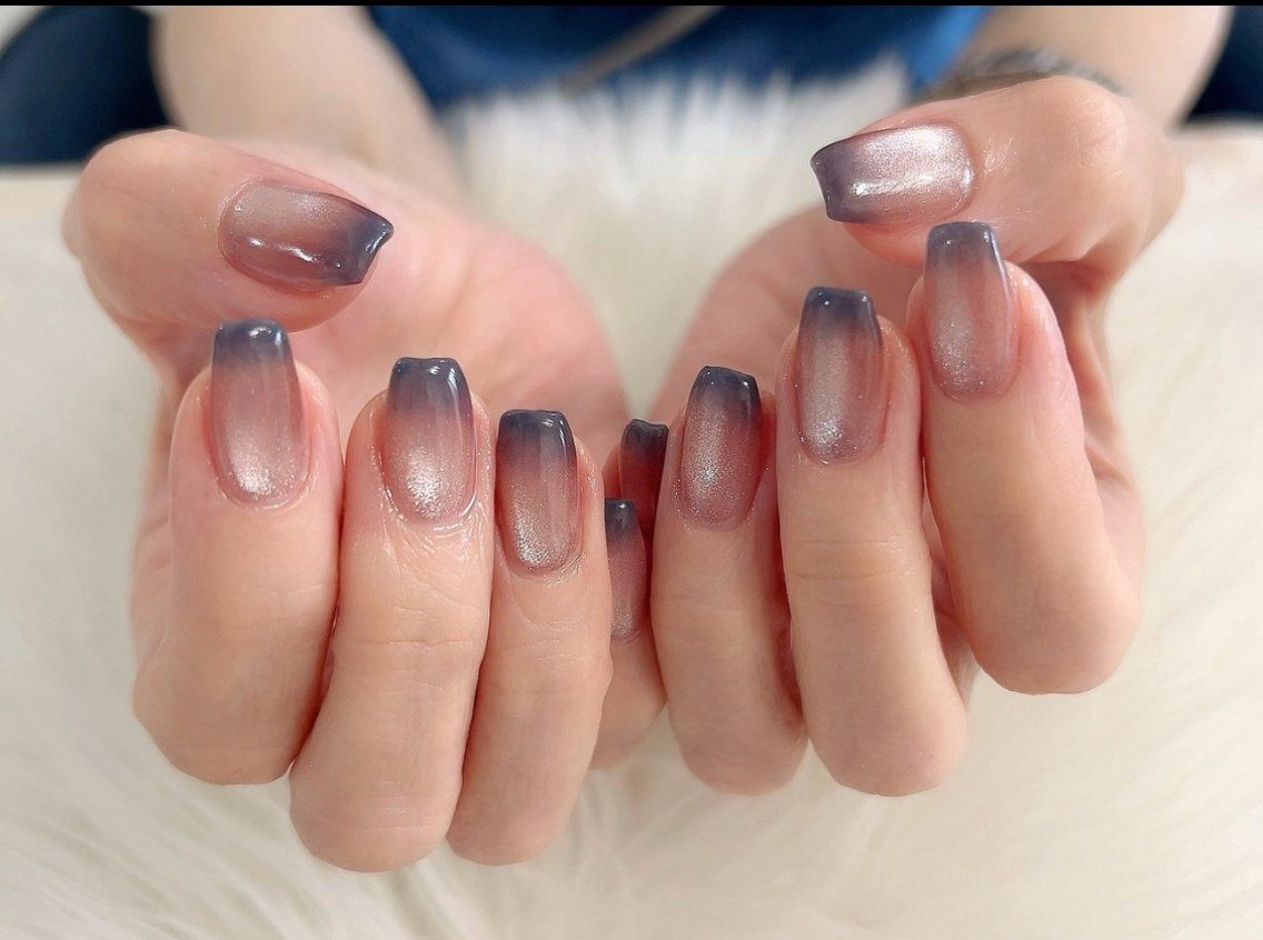 ネイル チークネイル フレンチネイル グラデーション 韓国ネイル マグネットネイル Nini 🎀のネイルデザイン
