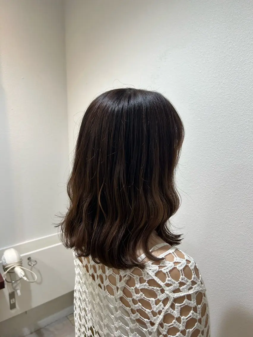 セミロング mei/ オリーブ/縮毛矯正のヘアスタイル
