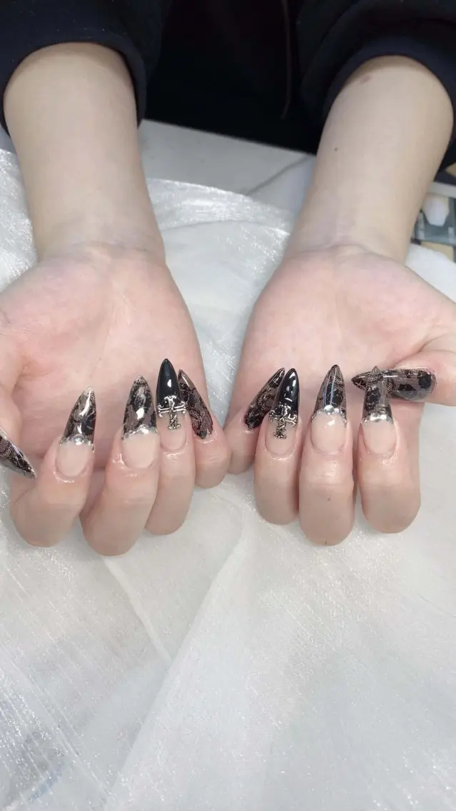 ネイル 成人式 フレンチネイル グラデーション 韓国ネイル マグネットネイル ハンドネイル Squen Nail shinjukuのネイルデザイン