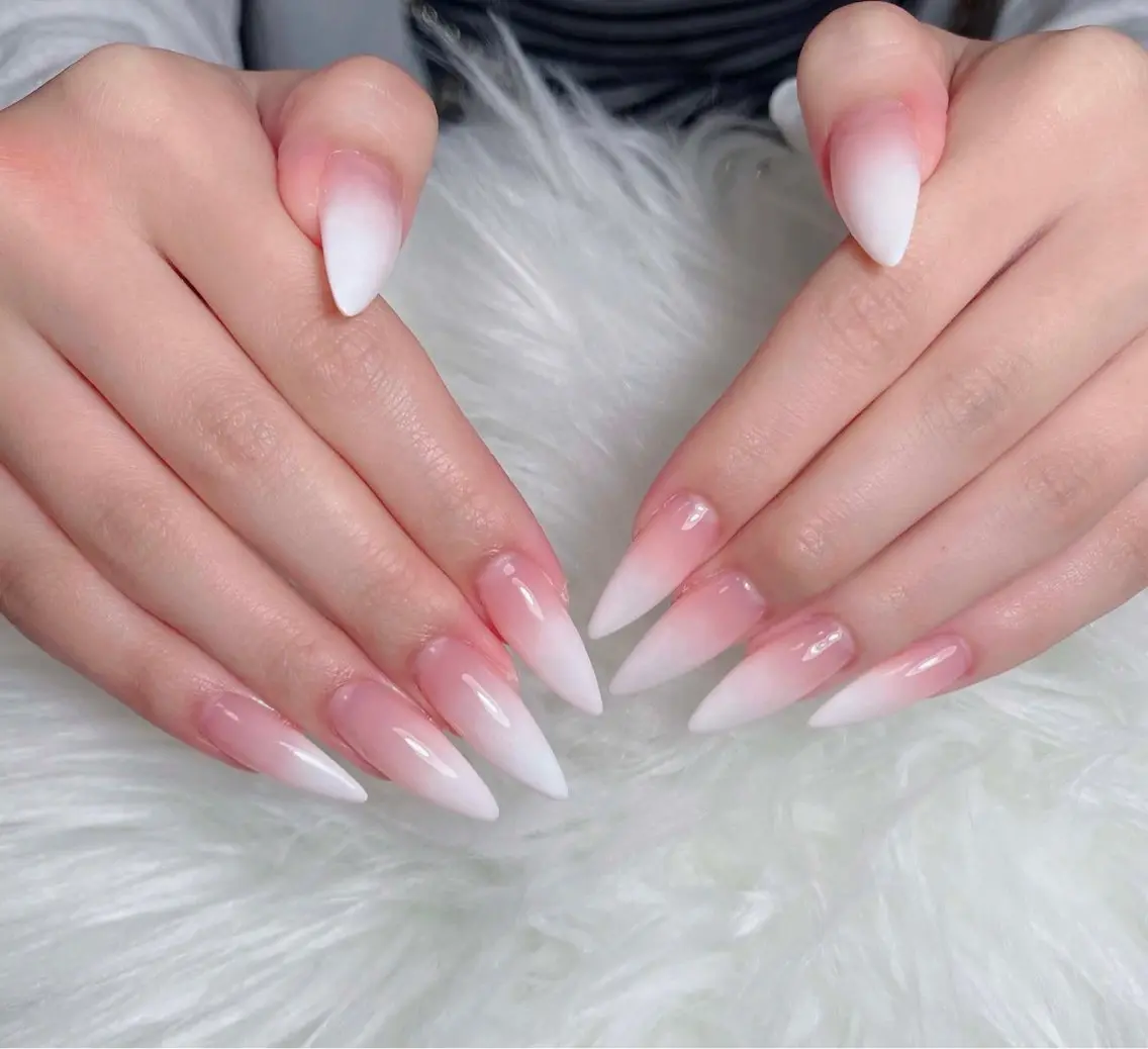 ネイル チークネイル 長さ出し フラッシュネイル フレンチネイル グラデーション ハンドネイル Lenie Nail Salonのネイルデザイン