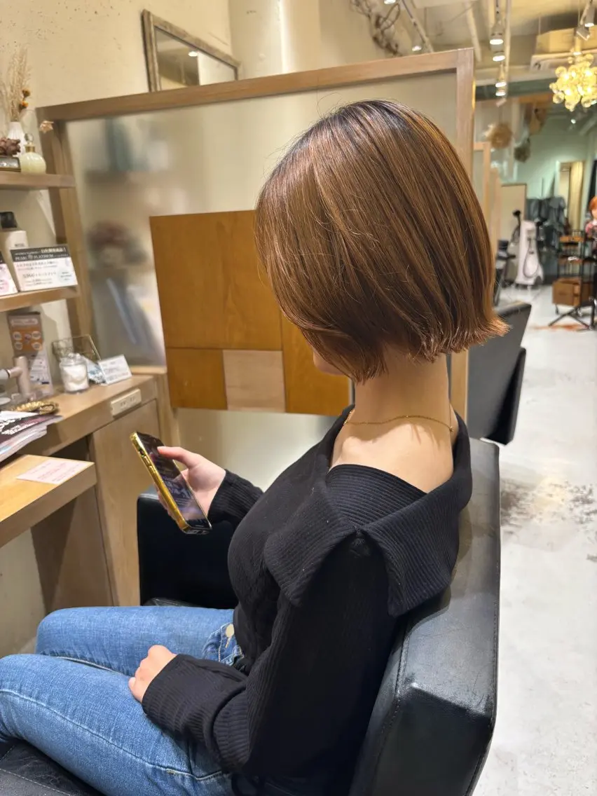 ショート ボブ 透明感グレージュ/ 縮毛矯正/静岡のヘアスタイル