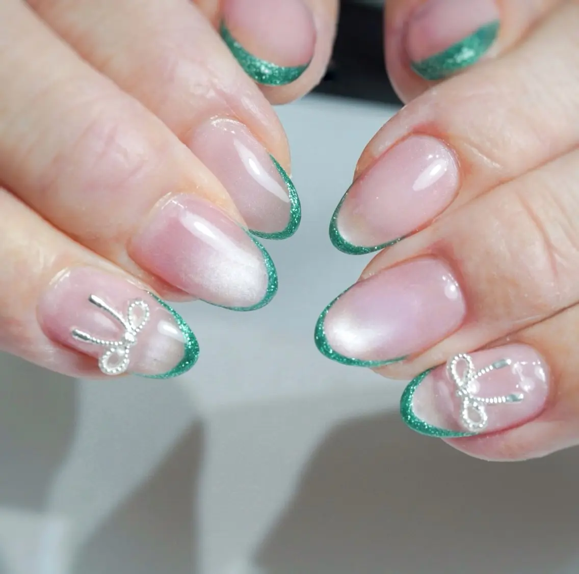 ミディアム ハンドネイル Re nailのネイルデザイン