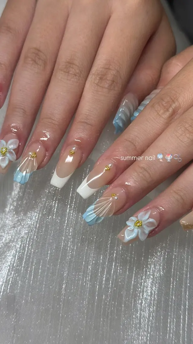 ネイル フラワーネイル フレンチネイル 夏ネイル ハンドネイル nono/ 熊取ﾈｲﾙｻﾛﾝのネイルデザイン
