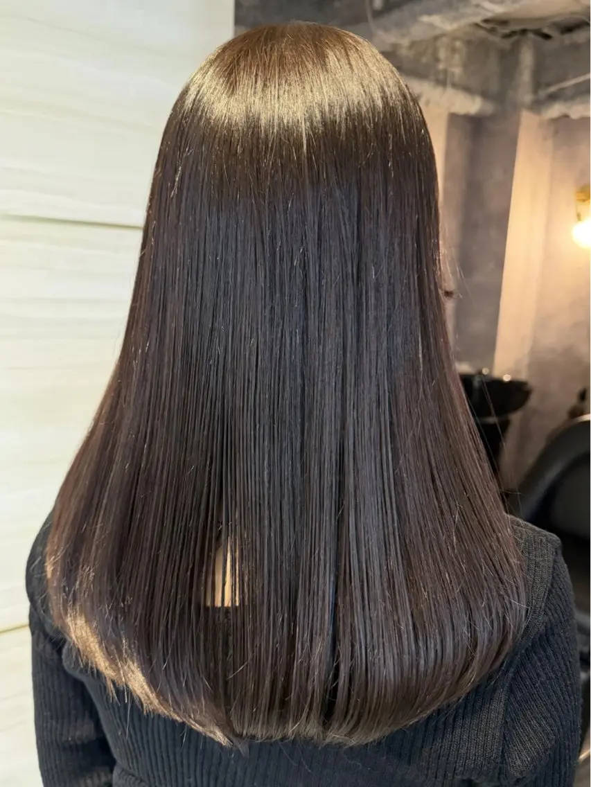 ロング カラー ブラウンカラー オリーブブラウン 相澤 咲希のヘアスタイル