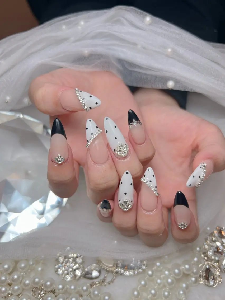 ネイル アートネイル オーロラネイル チークネイル 長さ出し フットネイル Miya _nailのネイルデザイン